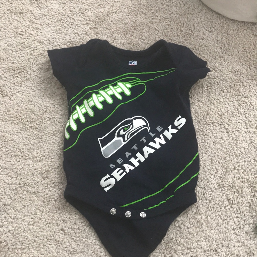 Seahawks onesie size 0-3 month
